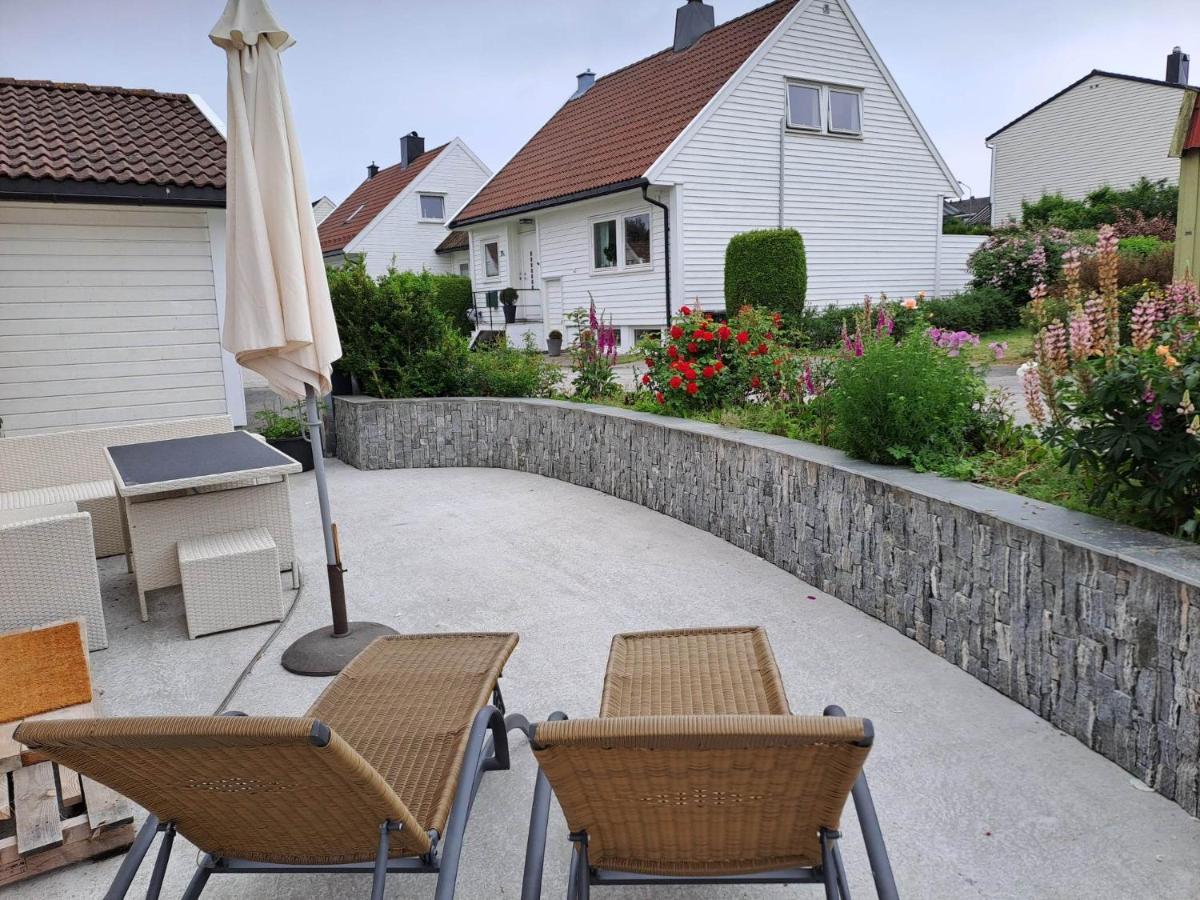 Apartment Tryms Vei 20A - Stor Leilighet Kristiansand Eksteriør billede